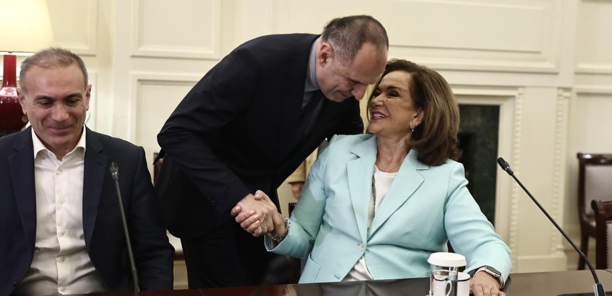 Ο Γιώργος Γεραπετρίτης και η Ντόρα Μπακογιάννη