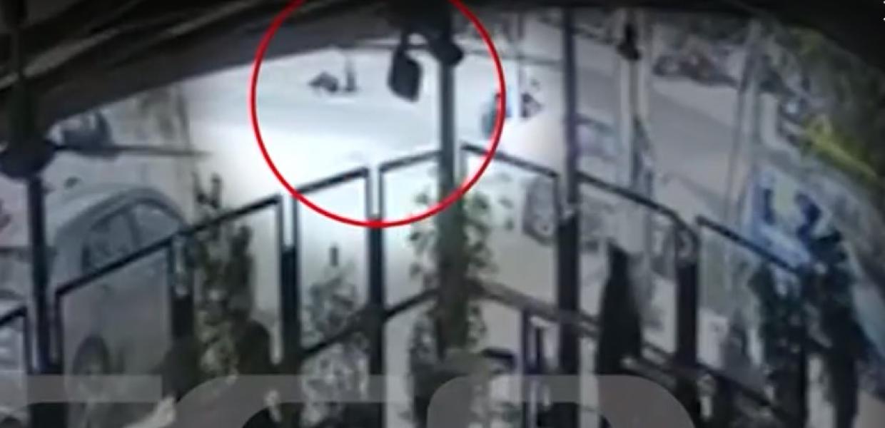 Στιγμιότυπο από το θανατηφόρο τροχαίο στη Θησέως