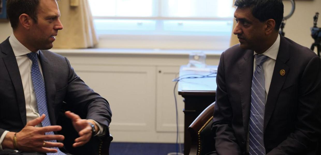 Στέφανος Κασσελάκης και Ro Khanna