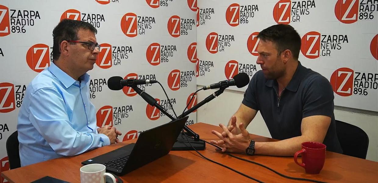 Ο Στέφανος Κασσελάκης παραχωρεί συνέντευξη
