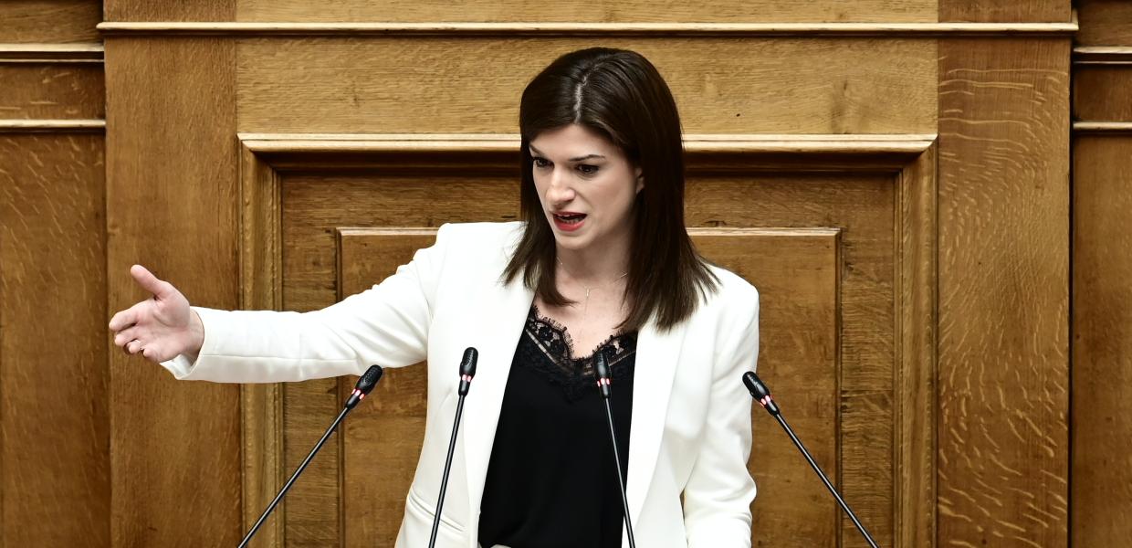 Η Κατερίνα Νοτοπούλου στη Βουλή