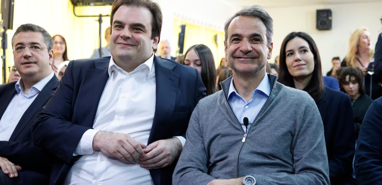 Ο Κυριάκος Πιερρακάκης και ο Κυριάκος Μητσοτάκης
