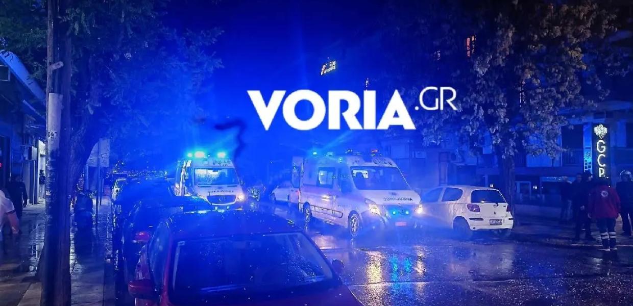 Ασθενοφόρο και περιπολικό στο σημείο που παρασύρθηκε ο 17χρονος ποδηλάτης
