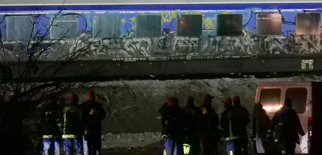 Μεταφορά βαγονιού από το δυστύχημα των Τεμπών