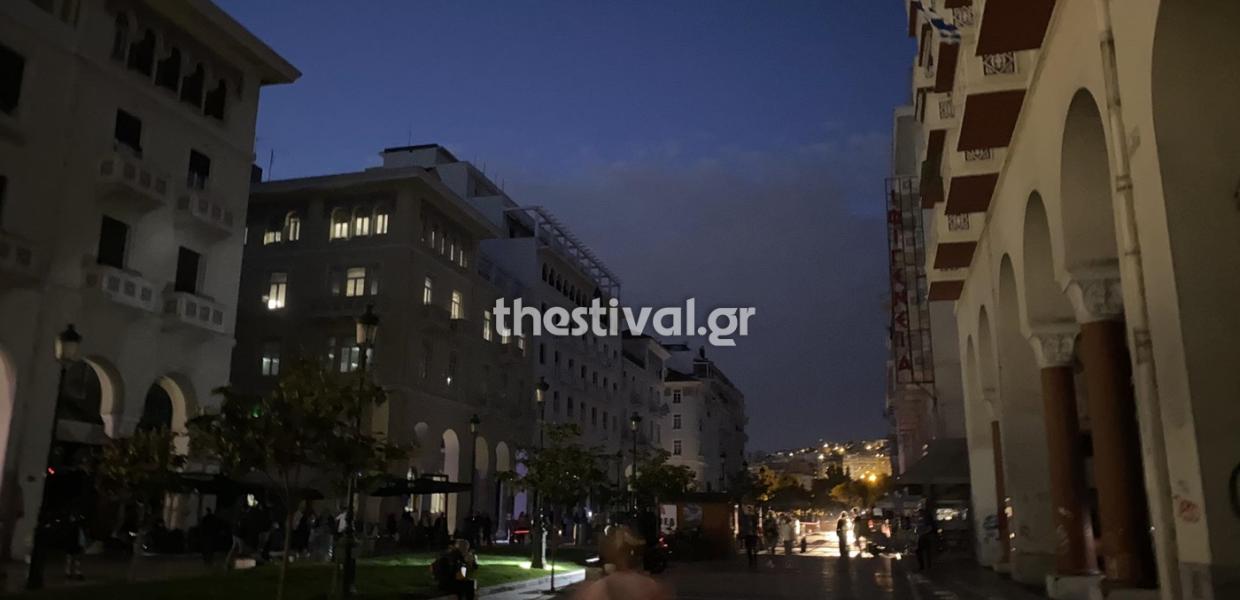 Στο σκοτάδι του κέντρο της Θεσσαλονίκης