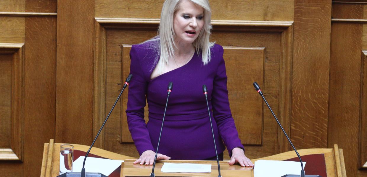 ΘΕΟΔΩΡΑ ΤΖΑΚΡΗ