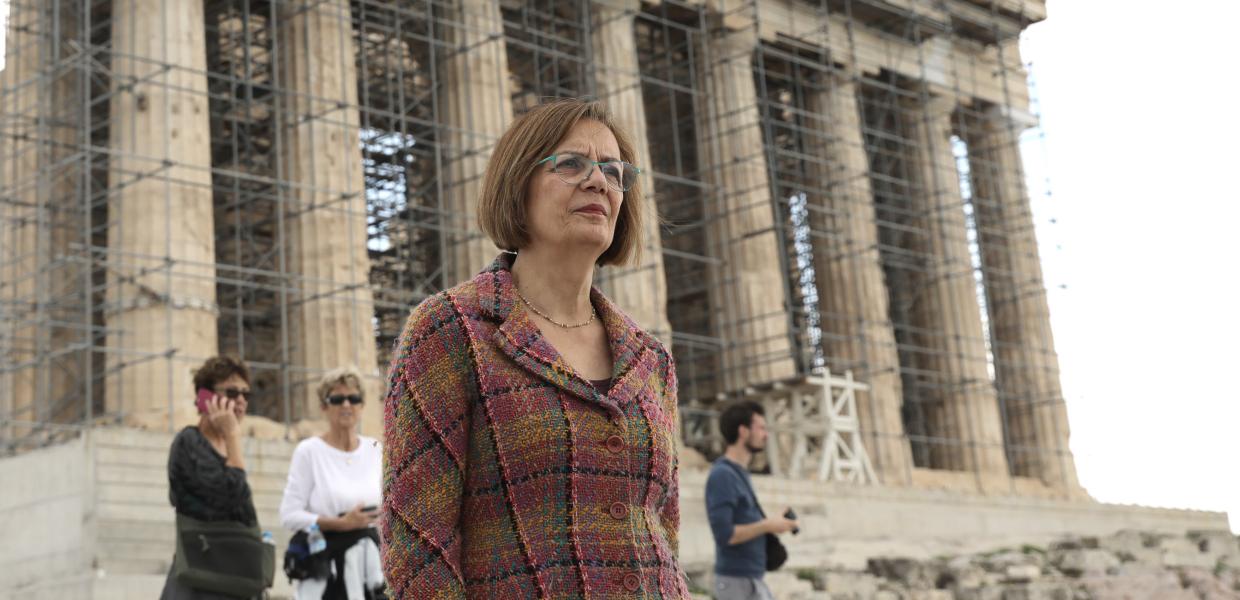 Η Μυρσίνη Ζορμπά στην Ακρόπολη