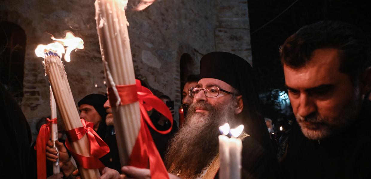ΑΦΙΞΗ ΤΟΥ ΑΓΙΟΥ ΦΩΤΟΣ ΣΤΗΝ ΕΞΑΡΧΙΑ ΤΟΥ ΠΑΝΑΓΙΟΥ ΤΑΦΟΥ ΣΤΗΝ ΠΛΑΚΑ