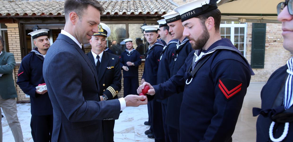 Ο Στέφανος Κασσελάκης στον Ναυτικό Σταθμό Κέρκυρας