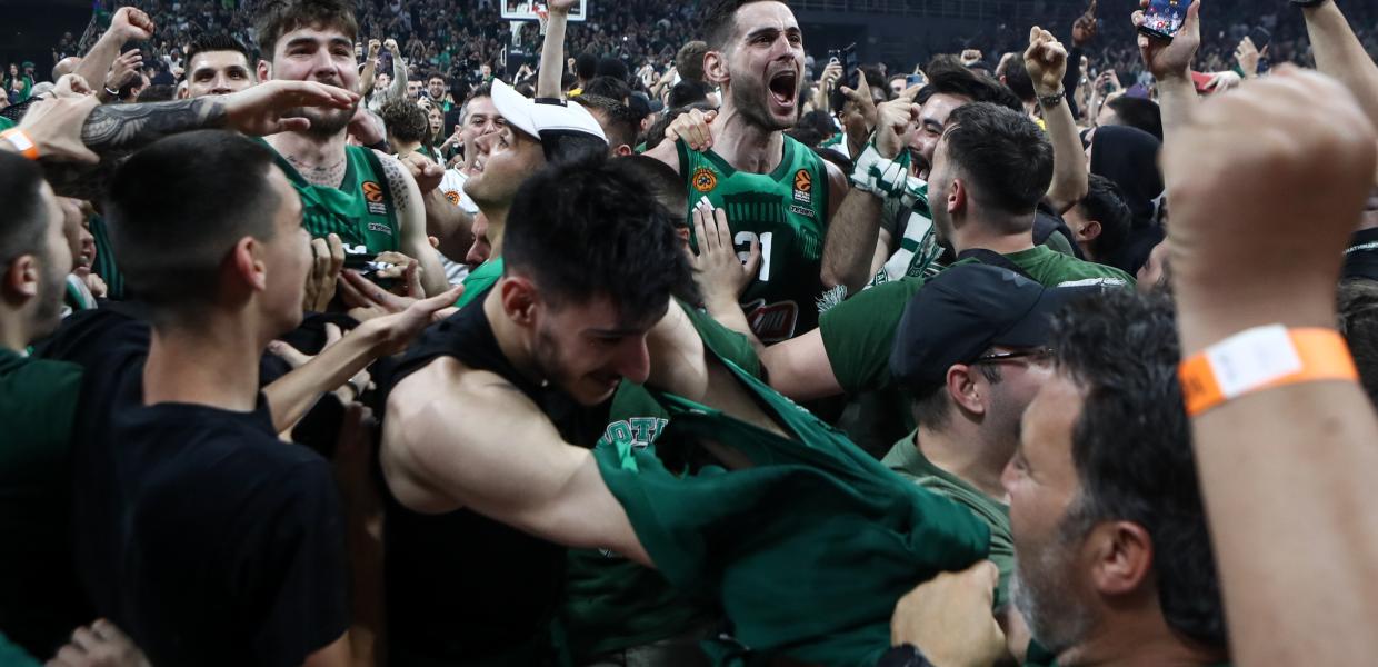 Πανηγυρισμοί για την πρόκριση του Παναθηναϊκού