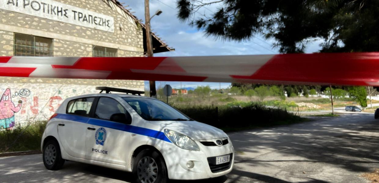 Περιπολικό και κορδέλα της αστυνομίας