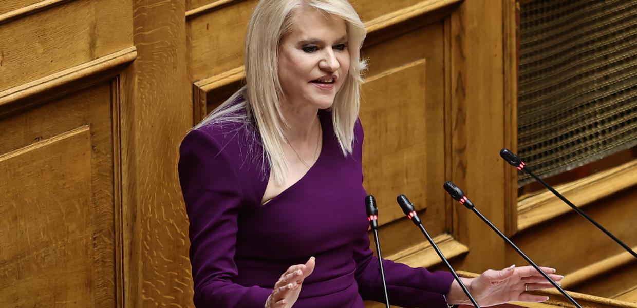 Η Θεοδώρα Τζάκρη