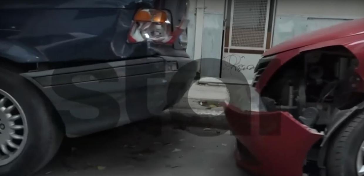 Χτυπημένα αυτοκίνητα στην Κυψέλη από τρελή πορεία ΙΧ
