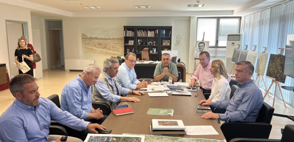 ΦΑΜΕΛΛΟΣ ΚΟΥΡΕΤΑΣ ΛΑΡΙΣΑ 