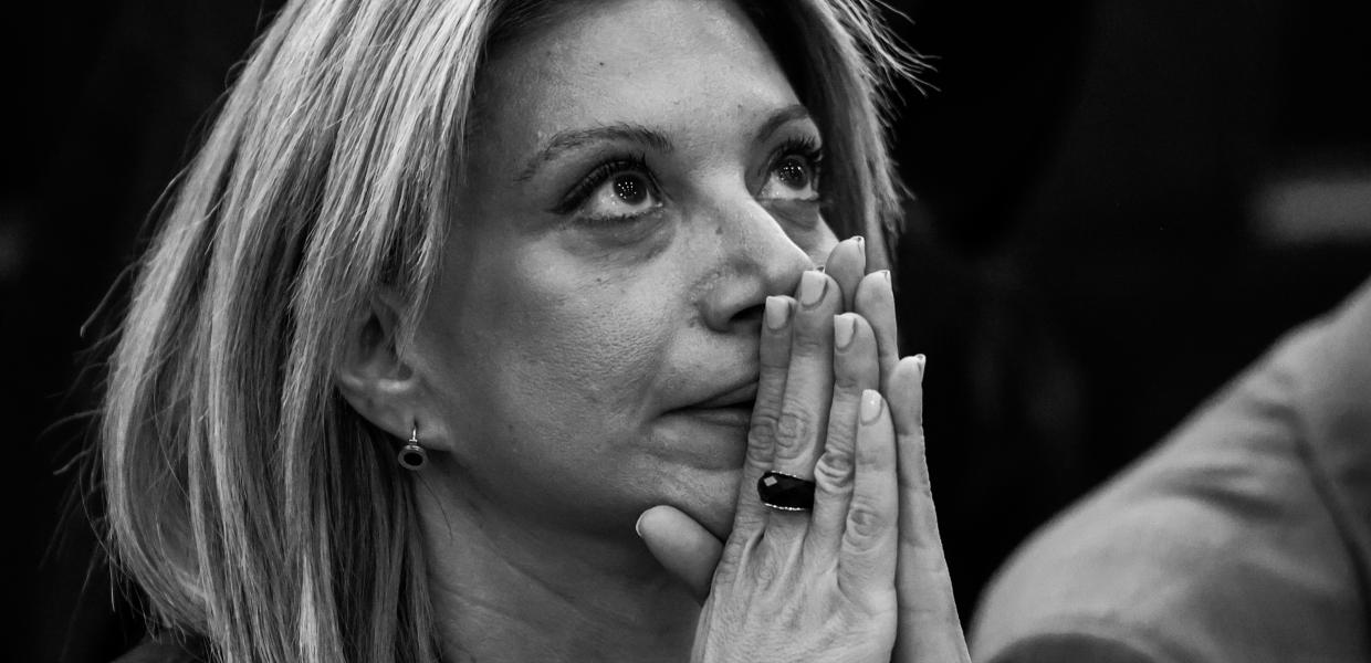 Συνέντευξη τύπου από τον Σύλλογο Ατόμων Πληγέντων Δυστυχήματος Τεμπών "28-2-2023" με θέμα "Το αίτημα 1.500.000 πολιτών για την τροποποίηση της ποινικής ευθύνης Υπουργών και της βουλευτικής ασυλίας", Τετάρτη 5 Ιουνίου 2024. Στη συνέντευξη τύπου συμμετείχαν η Πρόεδρος του Συλλόγου "ΤΕΜΠΗ 28-2-2023" Μαρία Καρυστιανού, ο Πρόεδρος της Ολομέλειας των Προέδρων των Δικηγορικών Συλλόγων Ελλάδος Δημήτρης Βερβεσός, η Αντιπρόεδρος ΣτΕ ετ. Μαρία Καραμανώφ και ο Αν. Καθηγητής Συνταγματικού Δικαίου Νομικής ΕΚΠΑ 