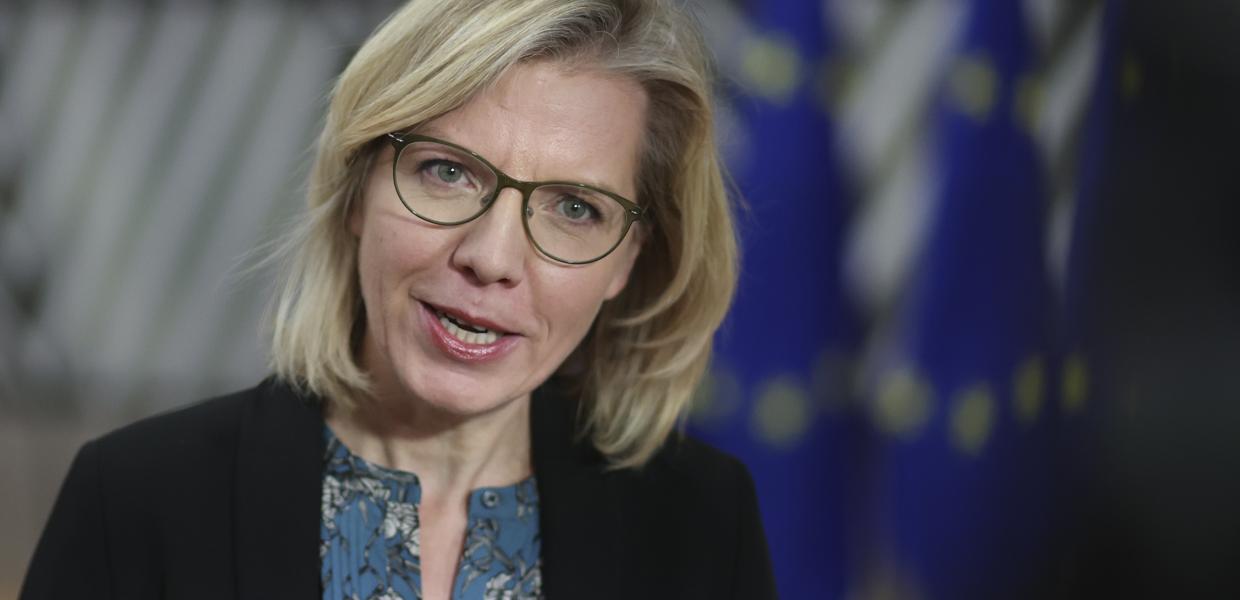 Leonore Gewessler, Ομοσπονδιακή Υπουργός Κλιματικής Δράσης, Περιβάλλοντος, Ενέργειας, Κινητικότητας, Καινοτομίας και Τεχνολογίας της Αυστρίας κατά την έναρξη ενός Ευρωπαϊκού Συμβουλίου Υπουργών Ενέργειας στις Βρυξέλλες, Βέλγιο, 2023. 
