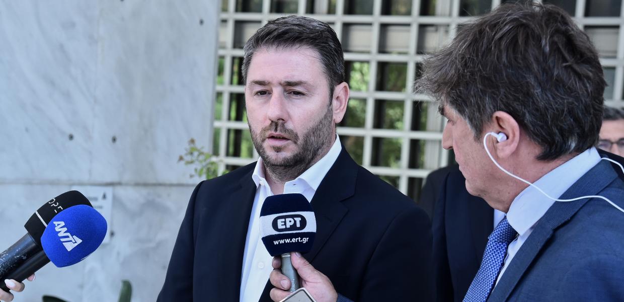 Ο Νίκος Ανδρουλάκης κάνει δηλώσεις
