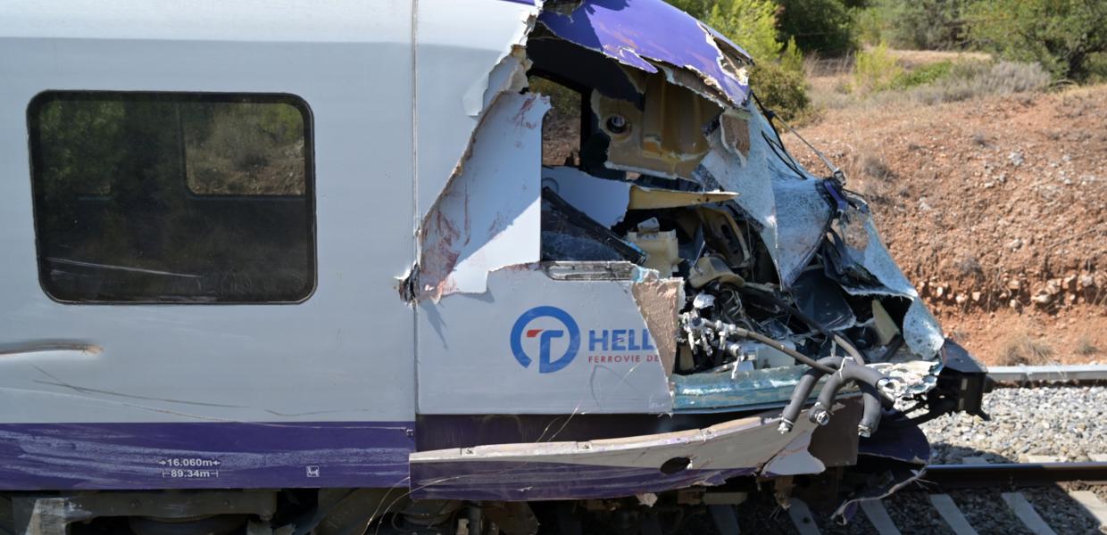 Το τρένο που συγκρούστηκε με φορτηγό στην Αυλίδα