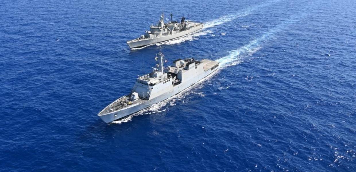 Φρεγάτες του Πολεμικού Ναυτικού στη θάλασσα