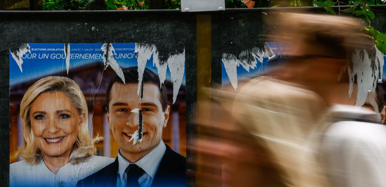 Το πρόσωπο της Λεπέν και του Μπαρντελά σε προεκλογικές αφίσες