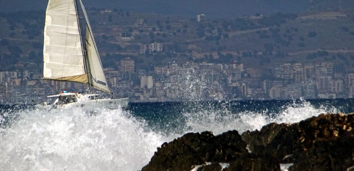 Ιστιοφόρο και κύματα