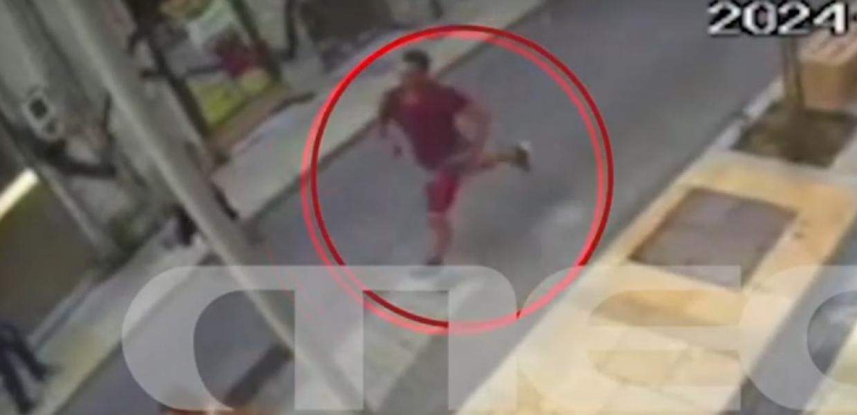 Ο οικοδόμος που τρέχει να σώσει τους δύο εργαζόμενους