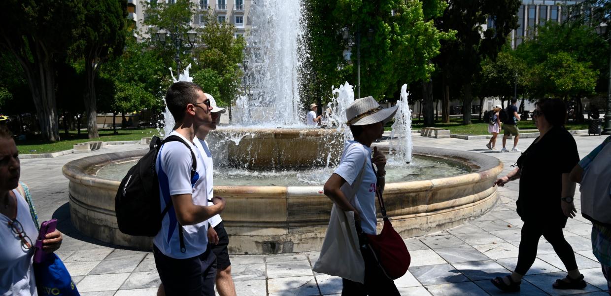 Κόσμος στο Σύνταγμα