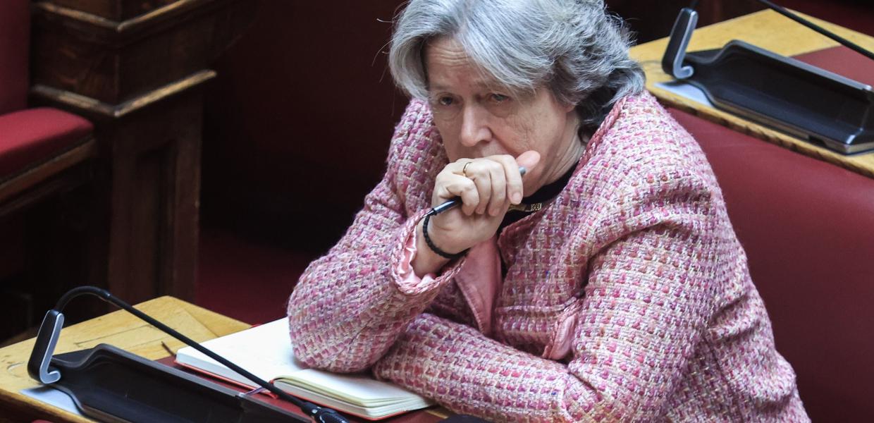 Αθηνά Λινού