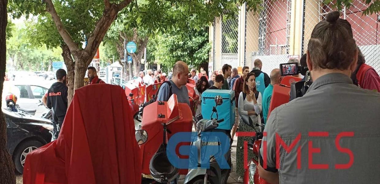 Μοτοπορεία διανομέων με οικονομικά αιτήματα