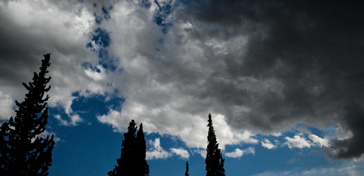 Σύννεφα αρχίζουν να σκεπάζουν τον ουρανό