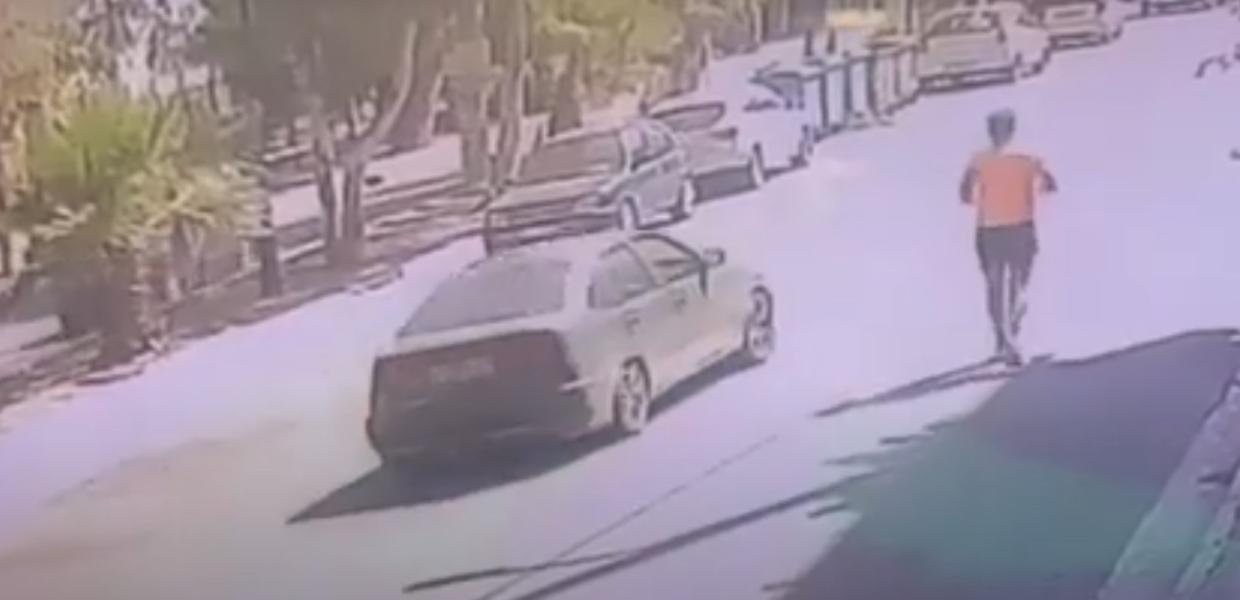 Το αμάξι που διέφυγαν οι δράστες της ληστείας στο Λαύριο