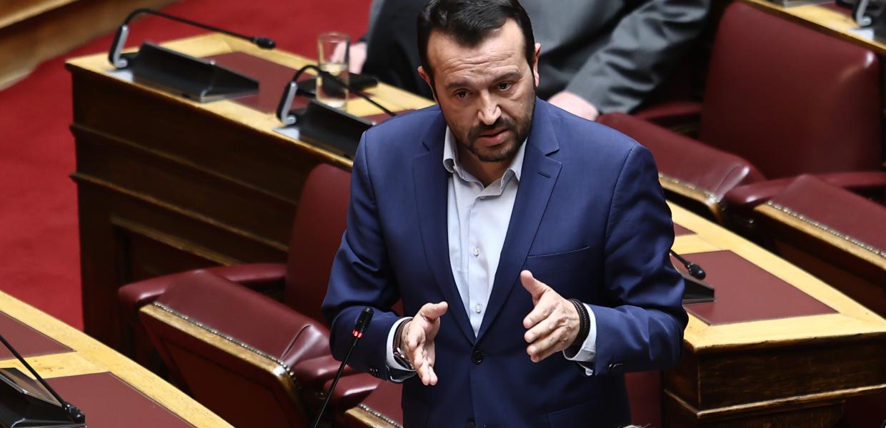 Ο Νίκος Παππάς στη Βουλή