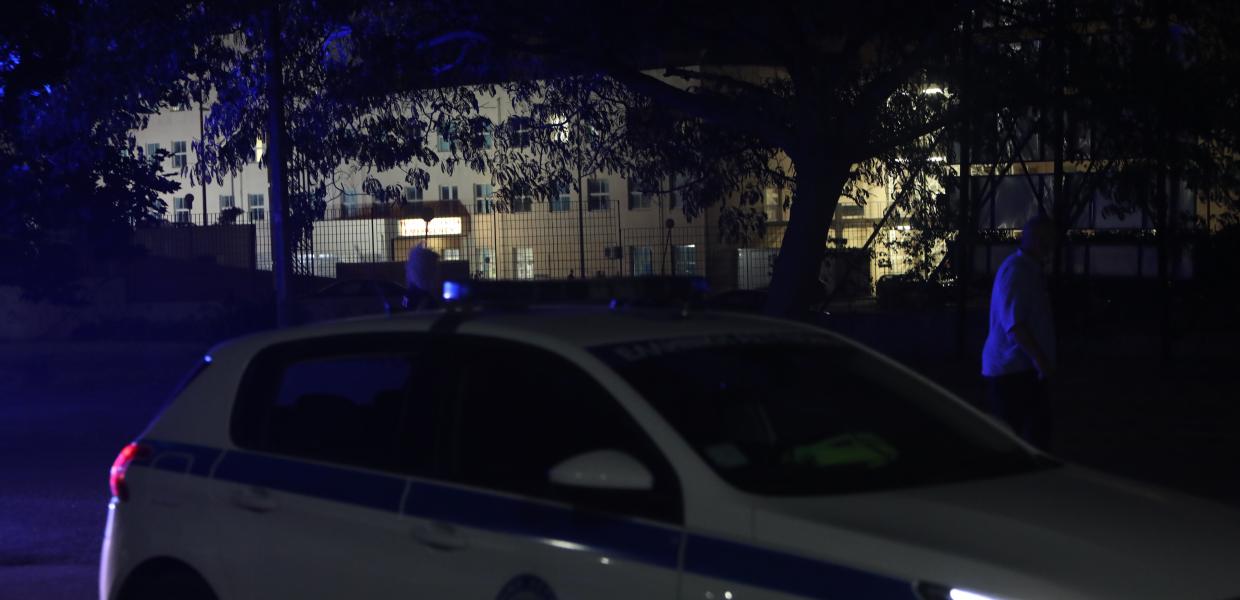 Περιπολικό έξω από το νοσοκομείο Αλεξανδρούπολης