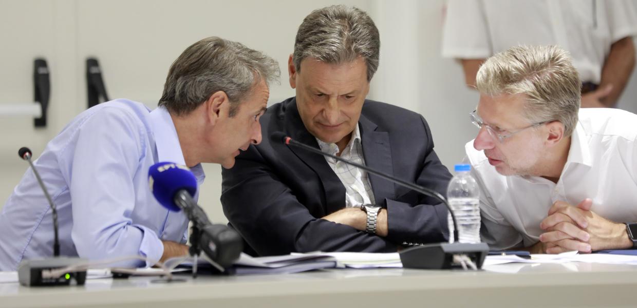 Κυριάκος Μητσοτάκης, Θεόδωρος Σκυλακάκης και Άκης Σκέρτσος