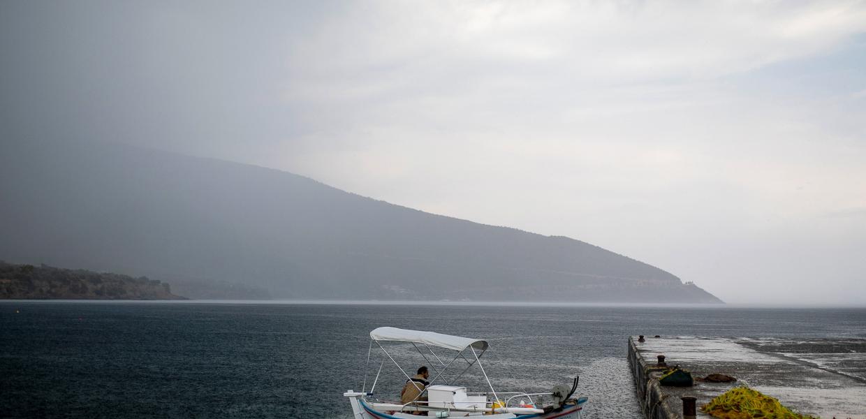 Βάρκα στη θάλασσα