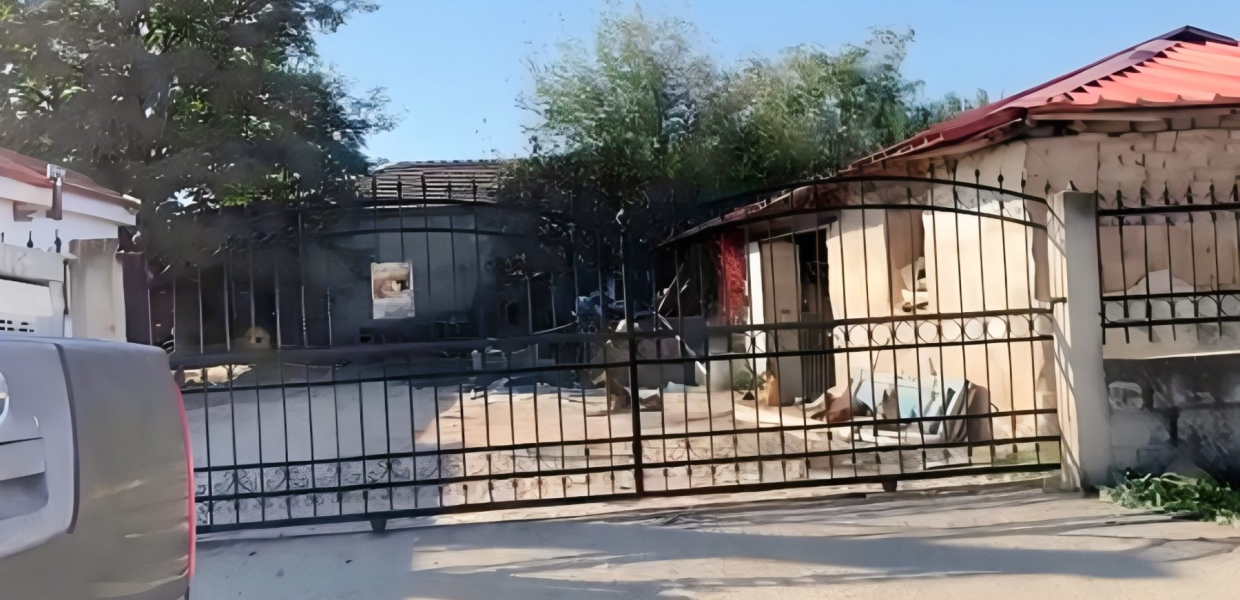 Πόρτα αυλής