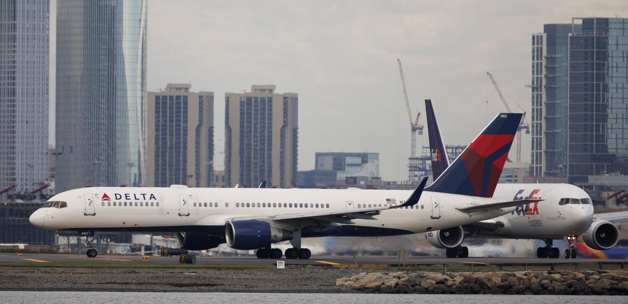 Αεροπλάνα της Boeing στο Διεθνές Αεροδρόμιο της Βοστώνης
