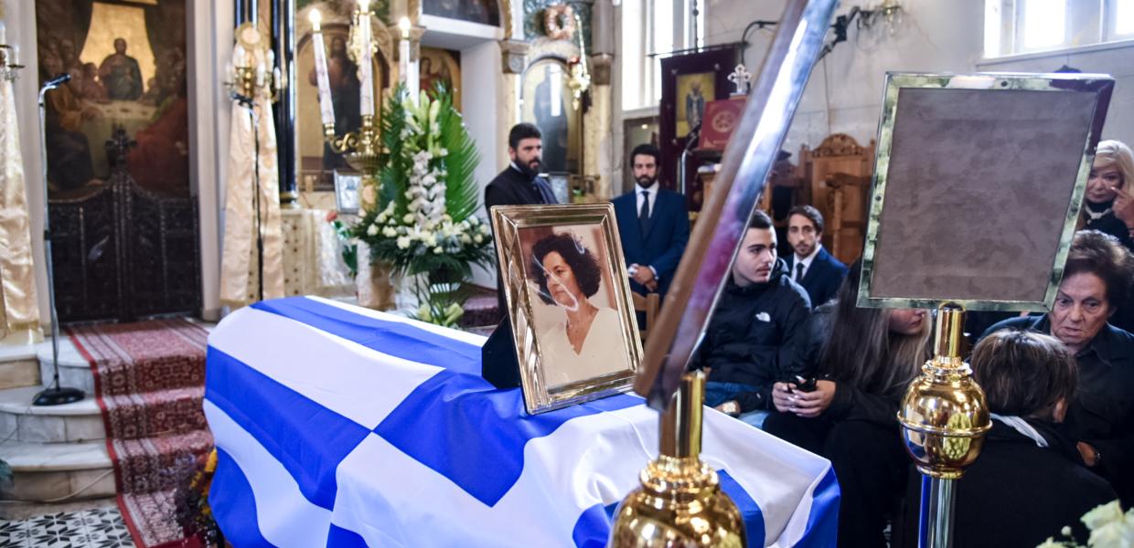 Εξόδιος ακολουθία της Βάσως Παπανδρέου 