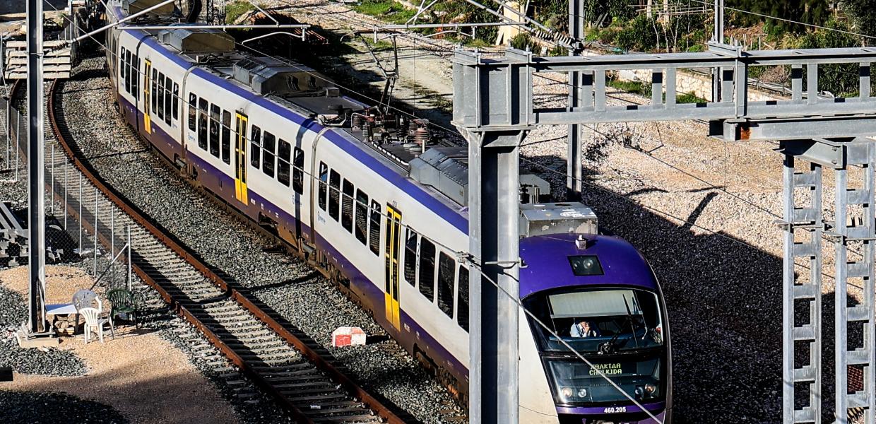 τρένο συρμός προαστιακός ράγες Hellenic Train ΟΣΕ