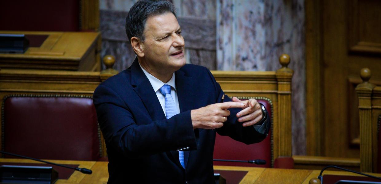 Ο Θεόδωρος Σκυλακάκης στη Βουλή
