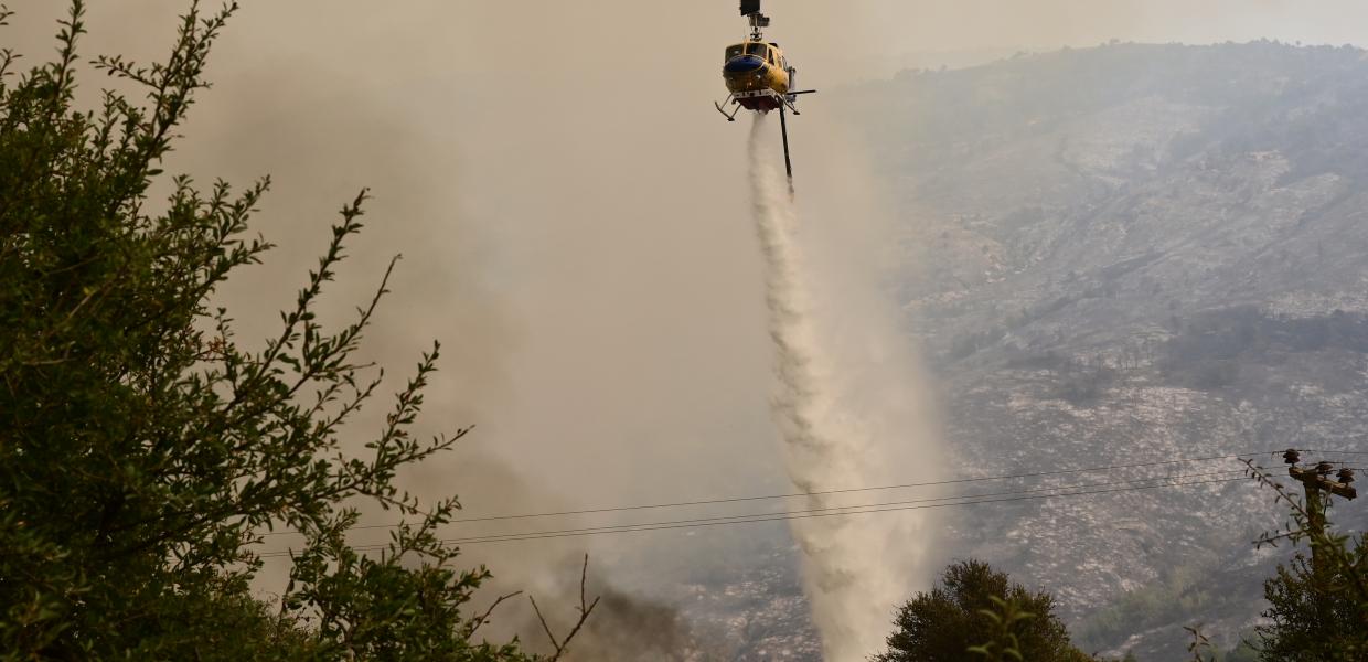 ΦΩΤΙΑ ΞΥΛΟΚΑΣΤΡΟ ΠΥΡΟΣΒΕΣΤΙΚΟ ΕΛΙΚΟΠΤΕΡΟ