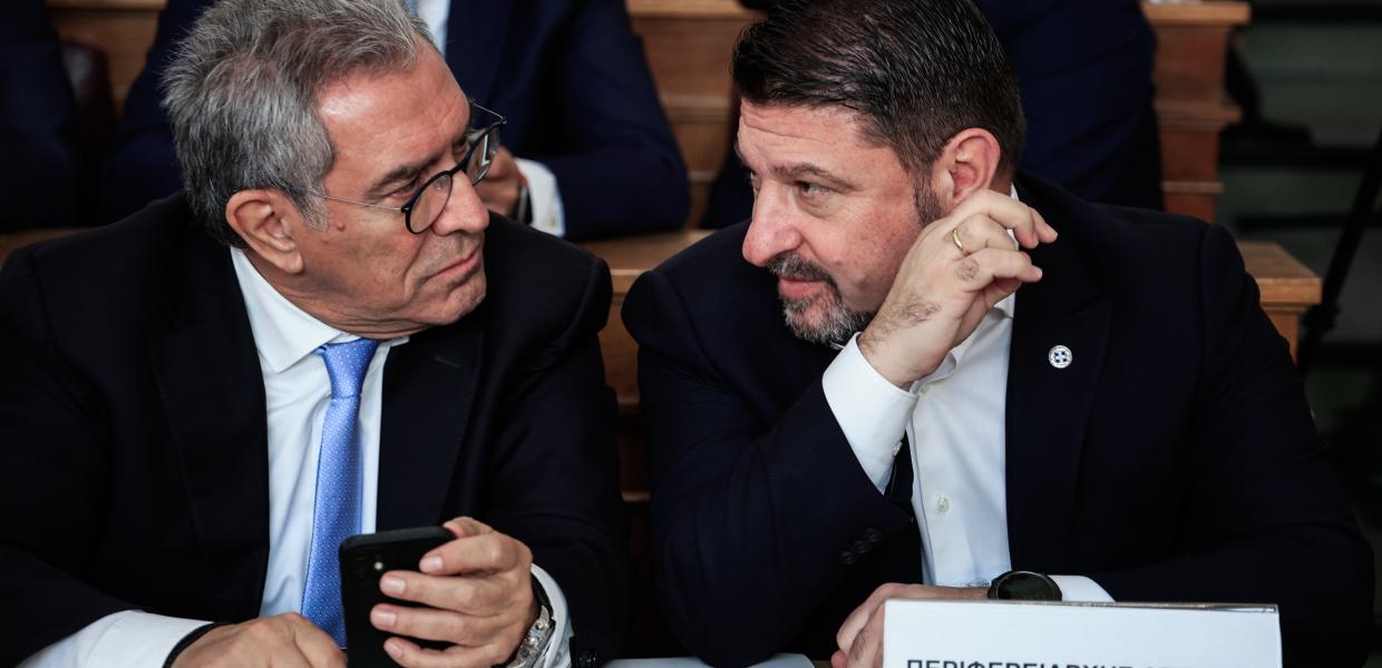 Ο Βασίλης Καπερνάρος και ο Νίκος Χαρδαλιάς