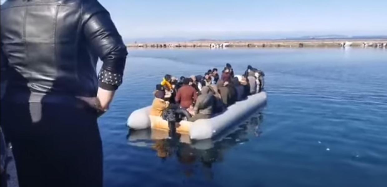 Κάτοικοι εμποδίζουν αποβίβαση βάρκας με πρόσφυγες
