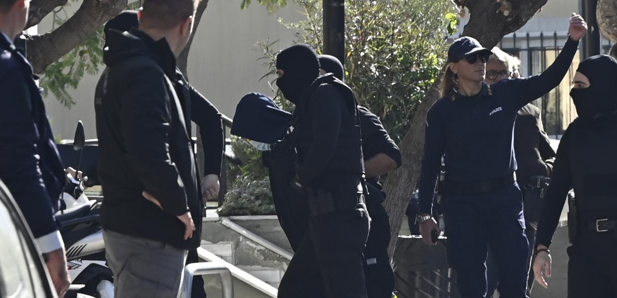 Μεταγωγή 26χρονου κατηγορούμενου για την έκρηξη στους Αμπελόκηπους