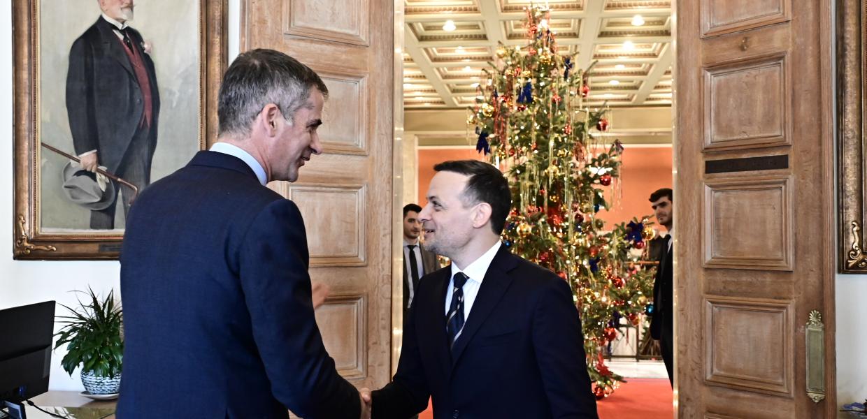 O πρώην δήμαρχος Κώστας Μπακογιάννης και ο νυν Χάρης Δούκας