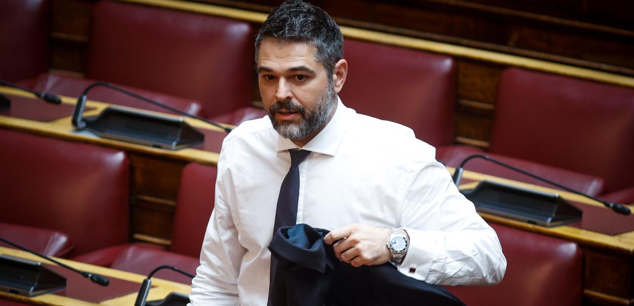 Ο Γιάννης Σαρακιώτης στη Βουλή