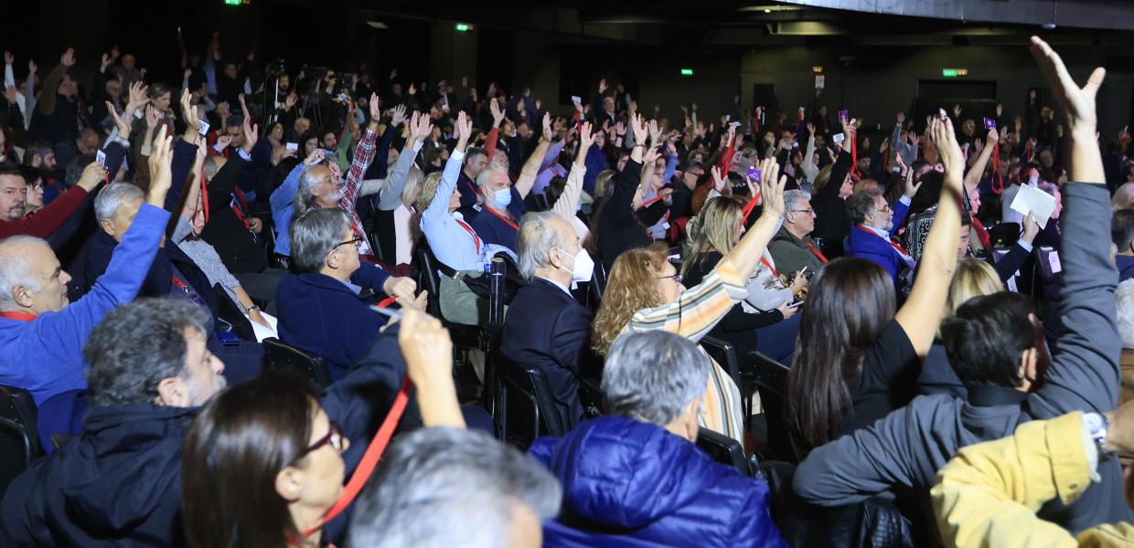 Σύνεδροι στο Έκτακτο Συνέδριο του ΣΥΡΙΖΑ - ΠΣ