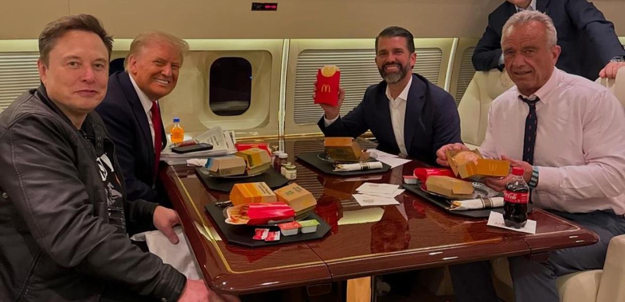 Τραμπ Μασκ Κένεντι McDonald's
