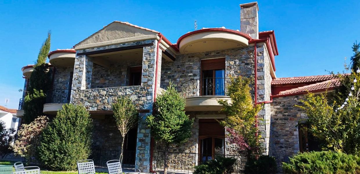 ΔΗΛΗΤΗΡΙΑΣΗ 14 ΑΤΟΜΩΝ ΣΕ ΞΕΝΟΔΟΧΕΙΟ ΣΤΗΝ ΦΛΩΡΙΝΑ