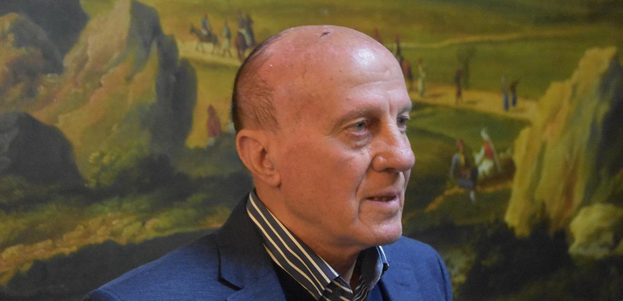 Ο Μίμης Δομάζος